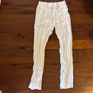 Chelsea & Violet White Pants